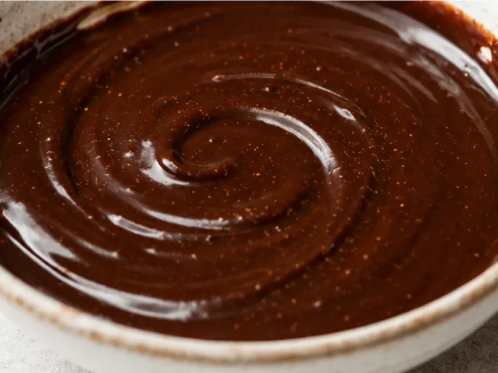 Mexican Hot Fudge: Spicy Chocolate Sauce
