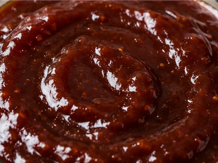Tangy Apple Butter BBQ Sauce: Your Grill’s Secret Weapon!