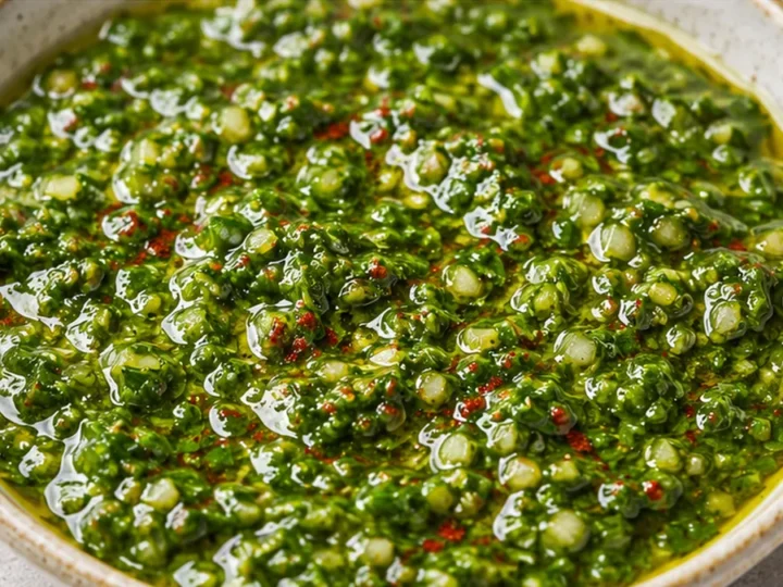 Zesty Cilantro Chimichurri: Grill’s Best Friend!