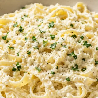 Creamy Cottage Cheese Alfredo Pasta