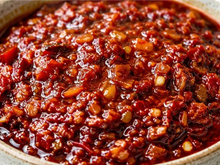 Fiery Schezwan Sauce: Homemade Flavor Bomb!